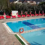 B Garden E-9 Φετιγιέ